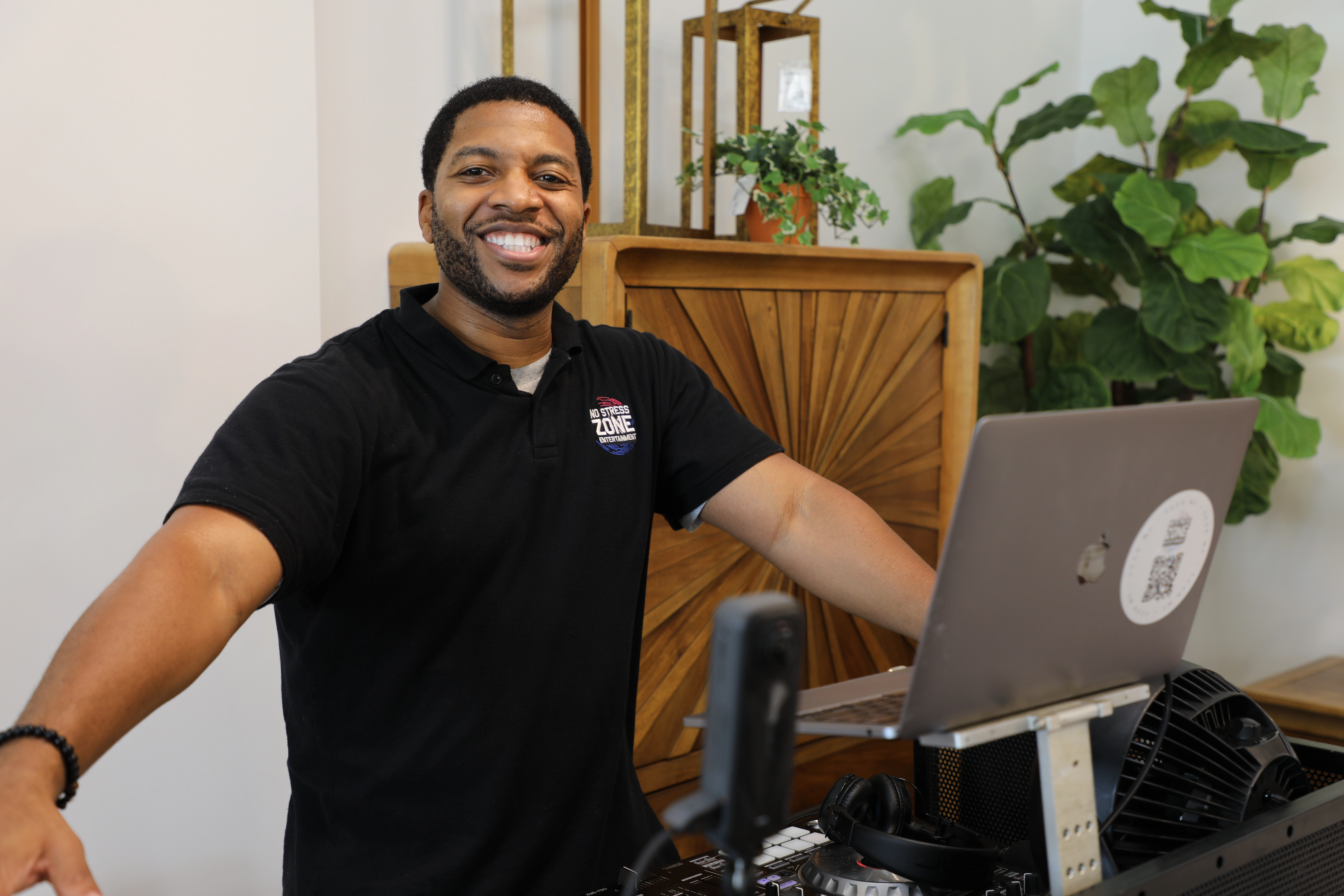 DJ Reese at Ashley Furniture in Burlington NJ New Kids on the Block 2025